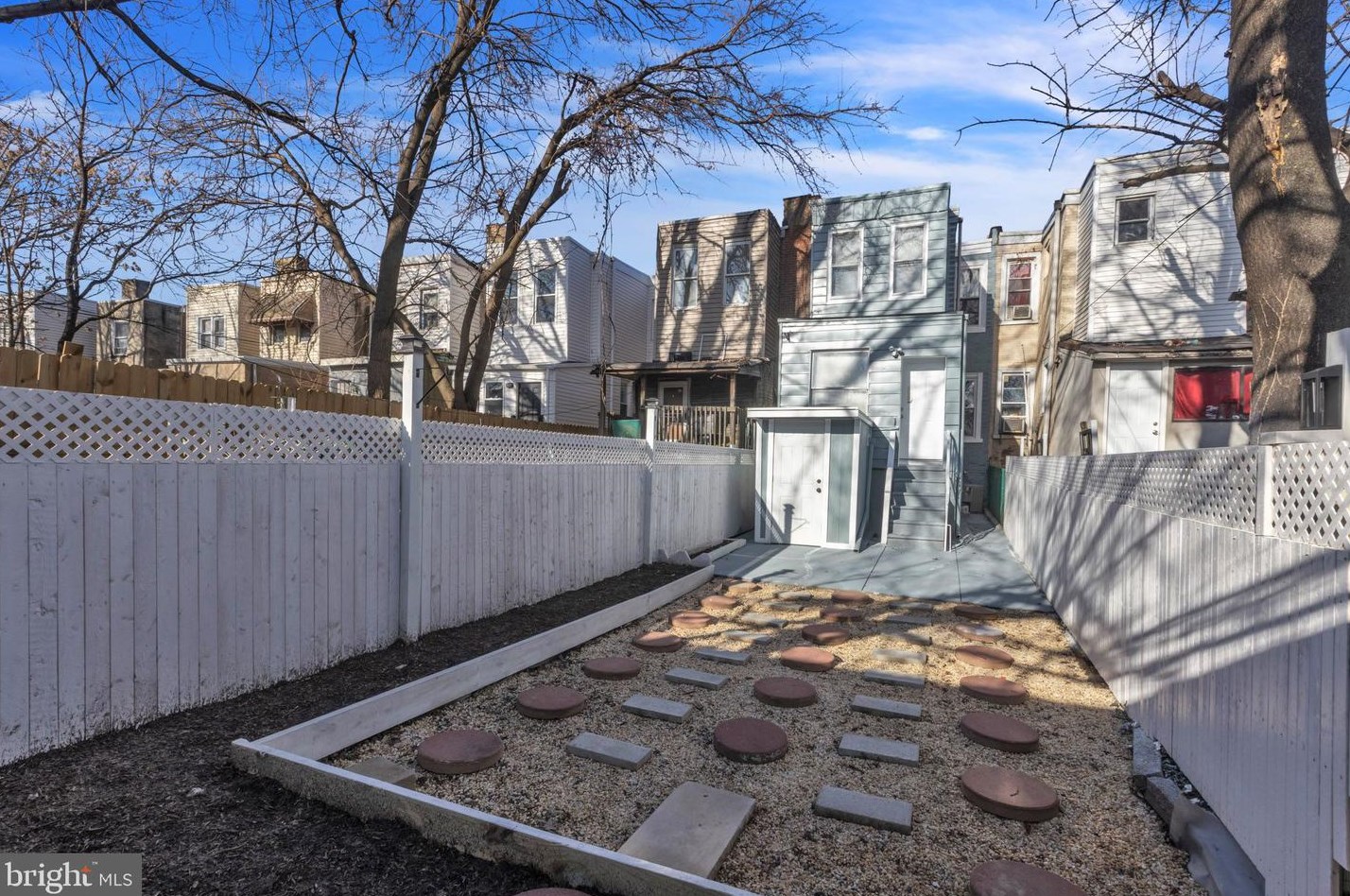 6212 Dickens Ave, Philadelphia PA 19142-3107 exterior