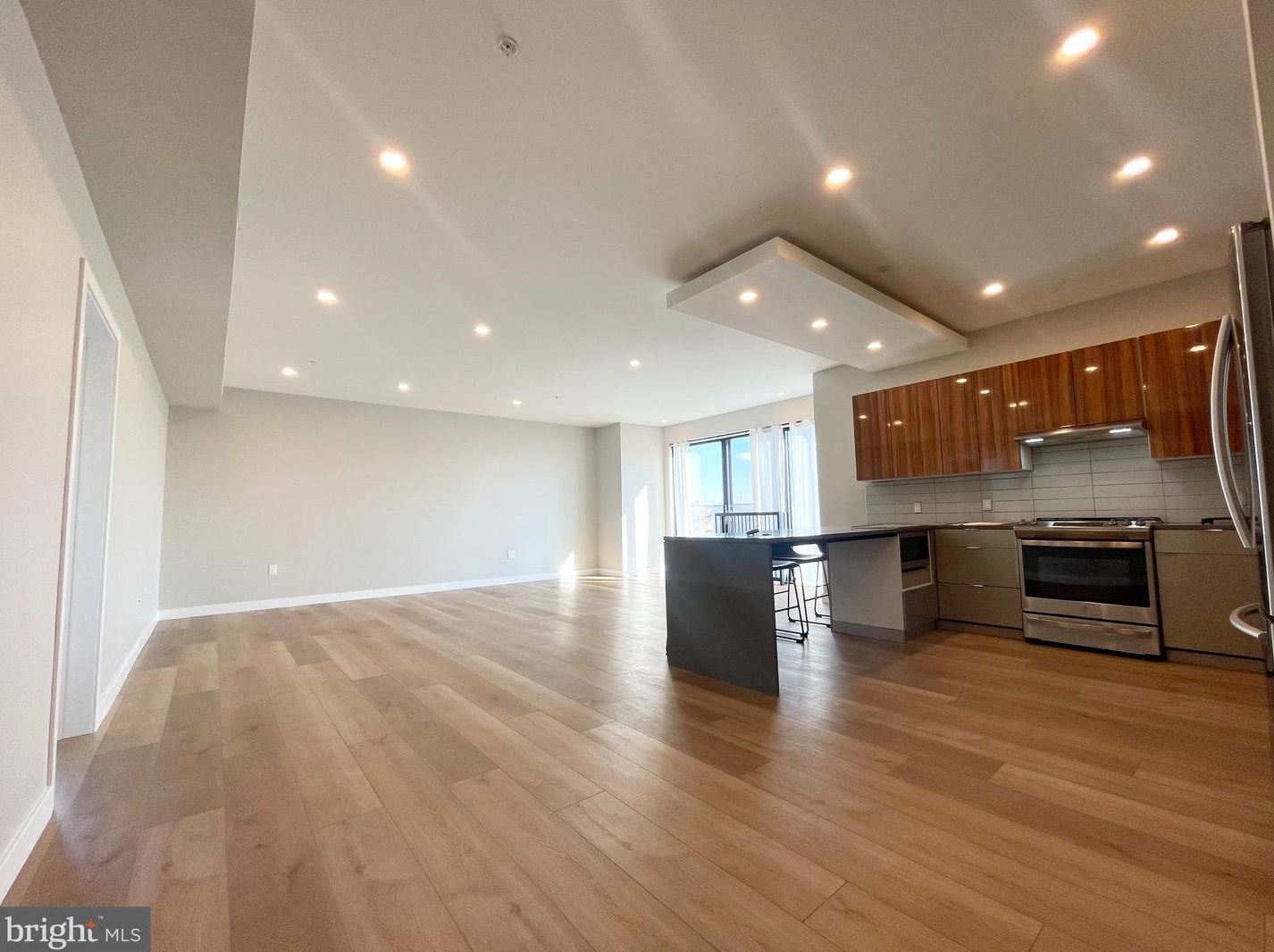 517 Poplar St #402, Philadelphia, PA 19123