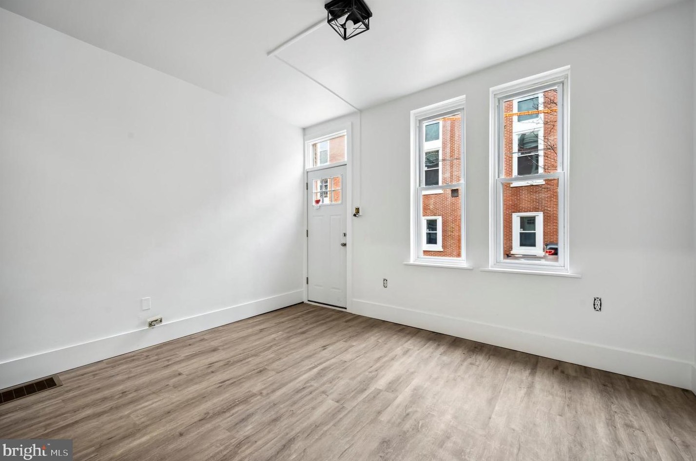 610 Clifton St, Philadelphia PA  19147-1921 exterior