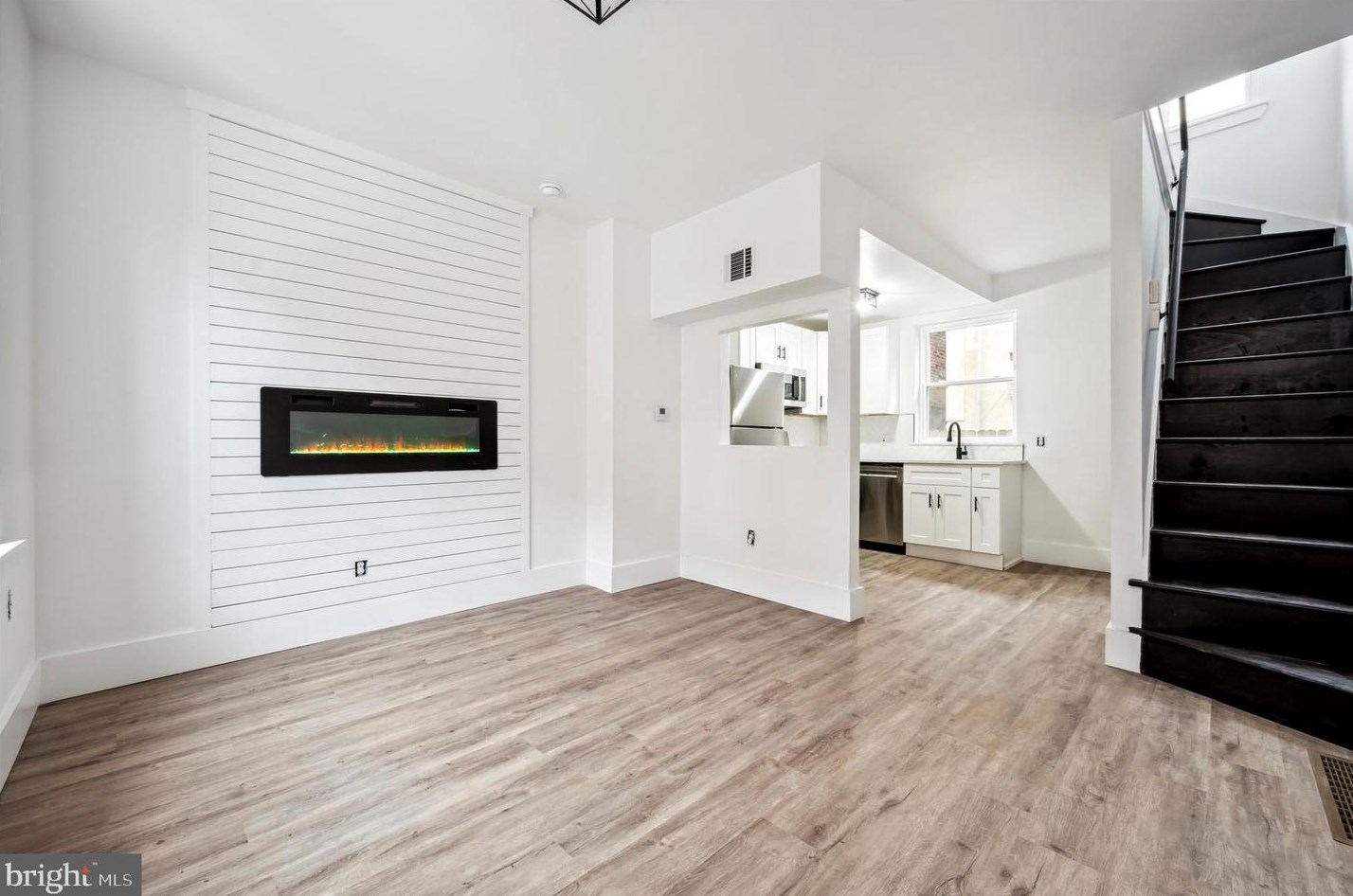 610 S Clifton St, Philadelphia, PA 19147
