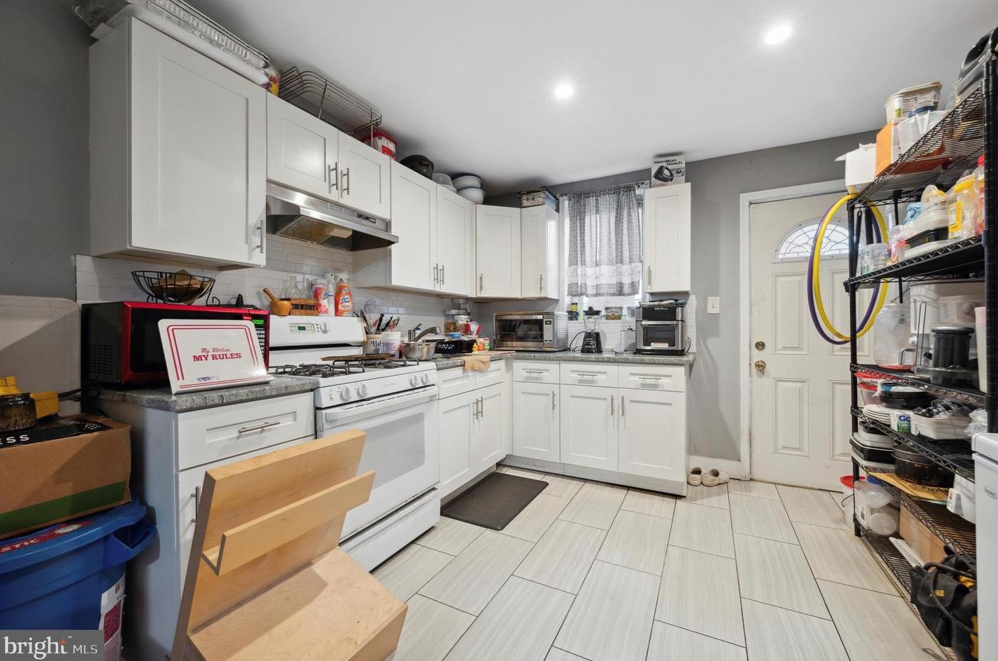 2023 Bambrey St, Philadelphia PA 19146-4405 exterior