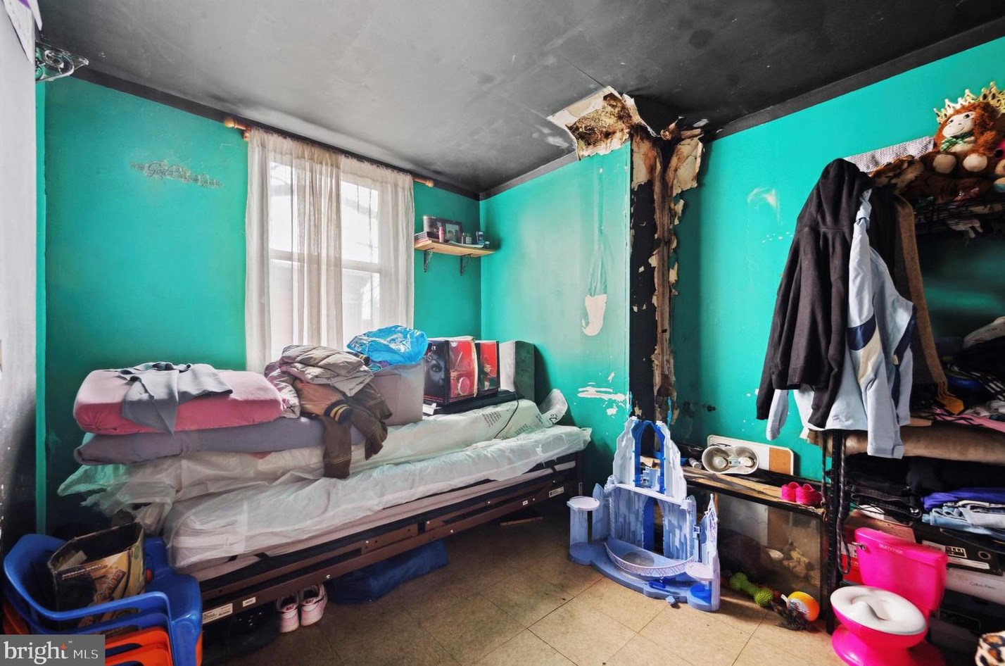 2023 Bambrey St, Philadelphia PA 19146-4405 exterior