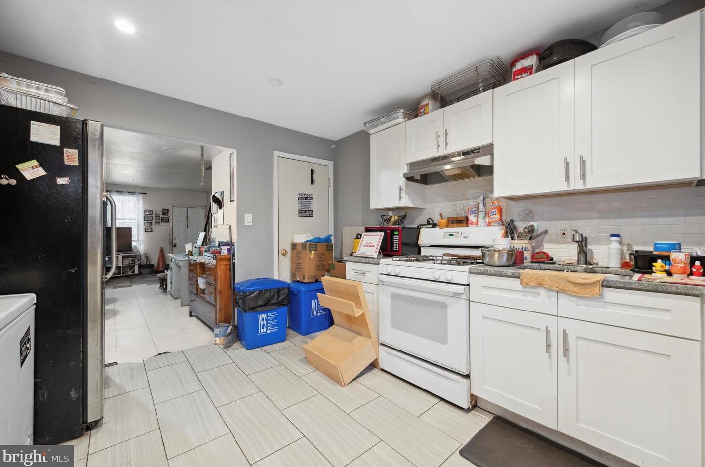 2023 Bambrey St, Philadelphia PA 19146-4405 exterior