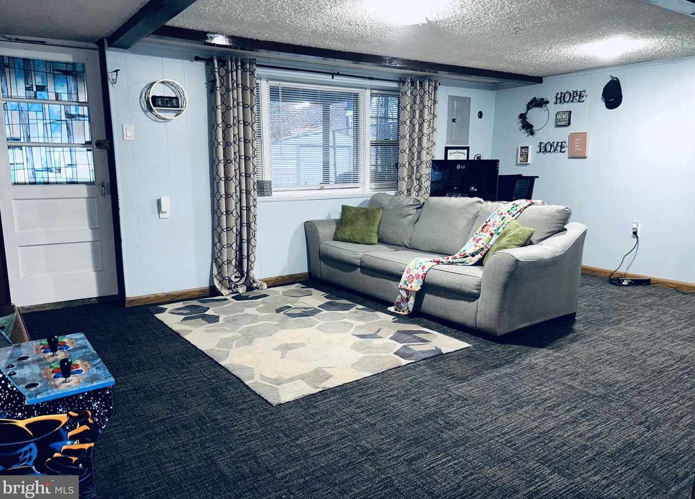 3642 Newberry Rd, Philadelphia PA  19154-2625 exterior