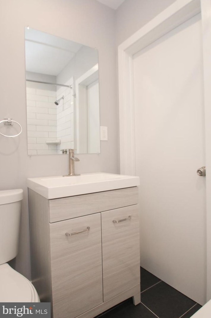 1518 Passyunk Ave, Philadelphia PA 19147-5119 exterior