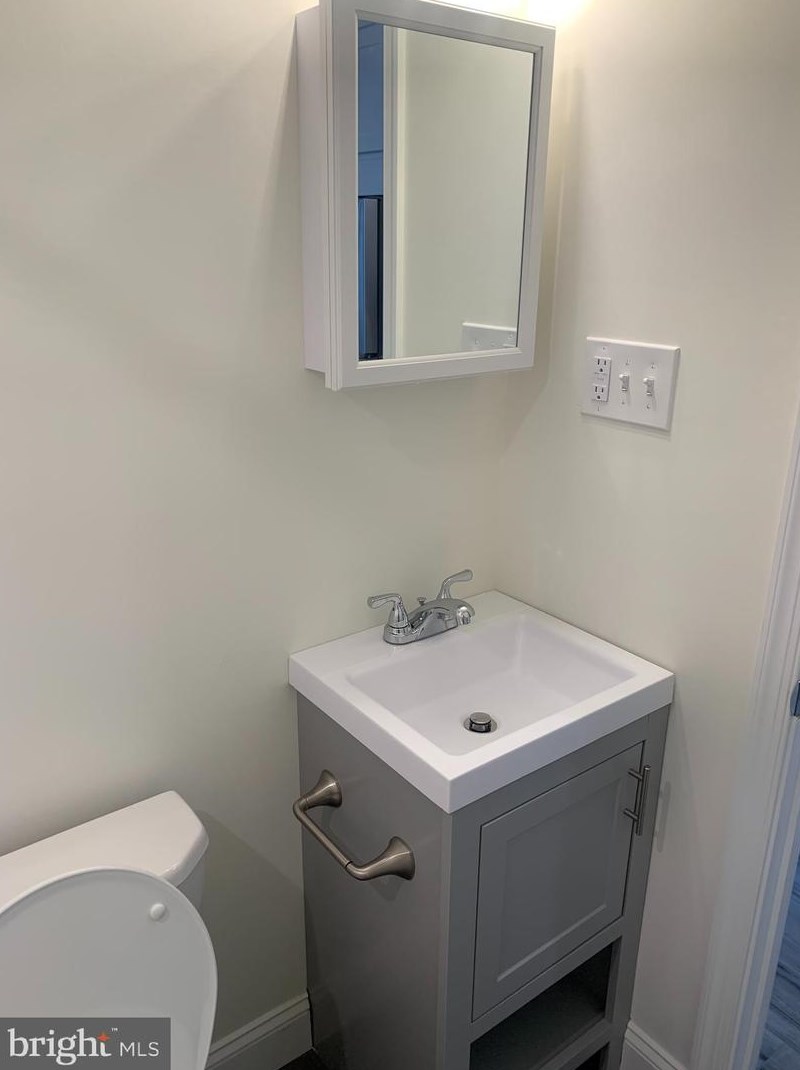 1518 Passyunk Ave, Philadelphia PA 19147-5119 exterior