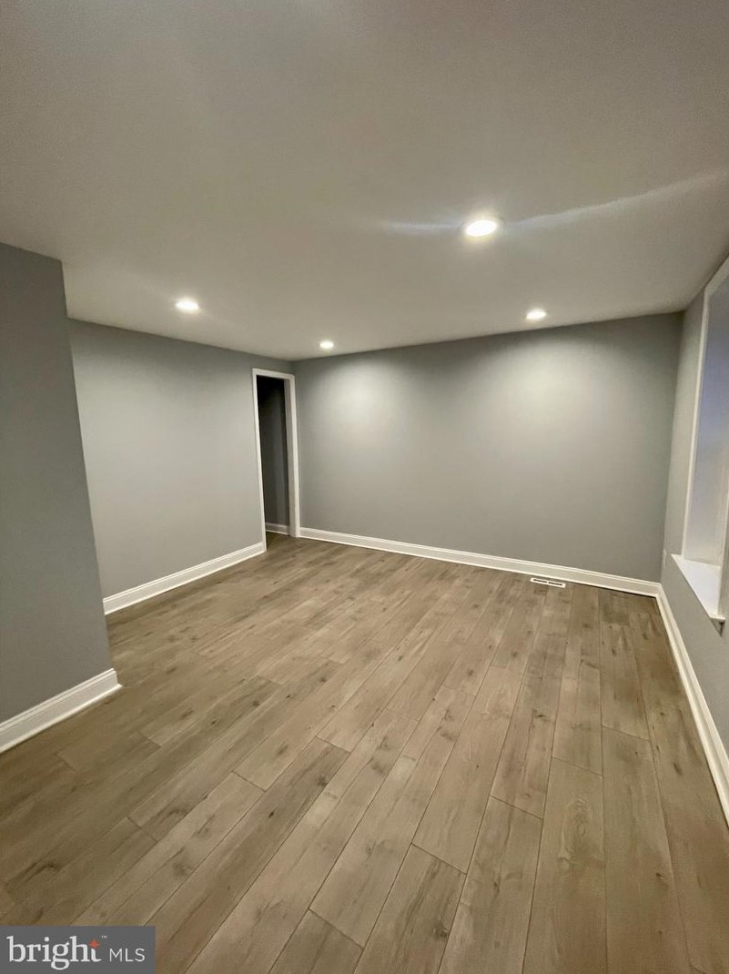 526 Mayland St, Philadelphia, PA 19144-1007