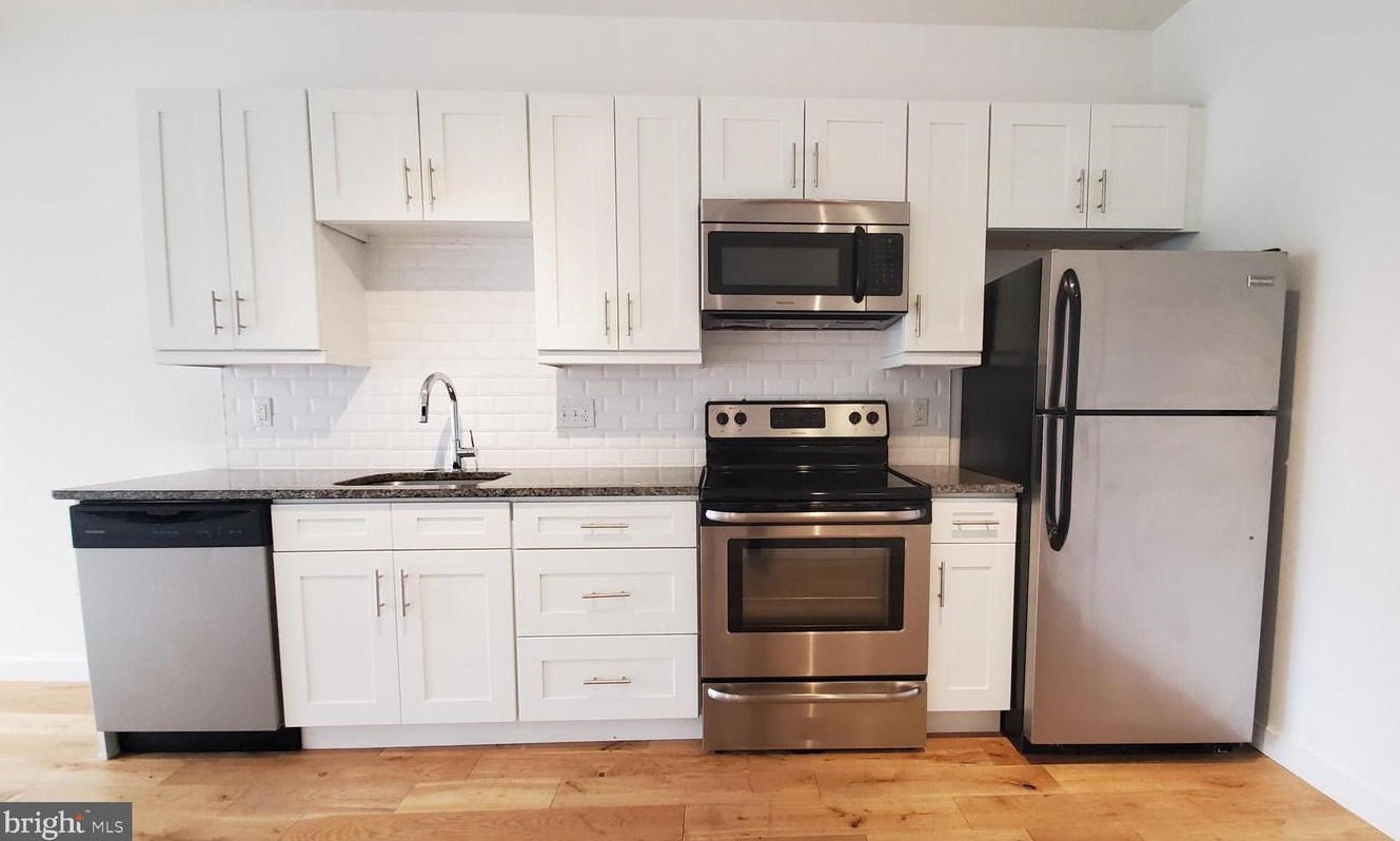 226 Church St #210, Philadelphia, PA 19106