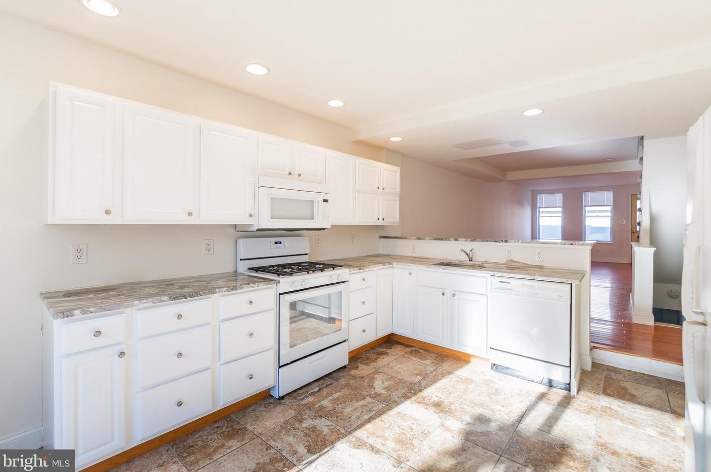 802 Watkins St, Philadelphia, PA 19148