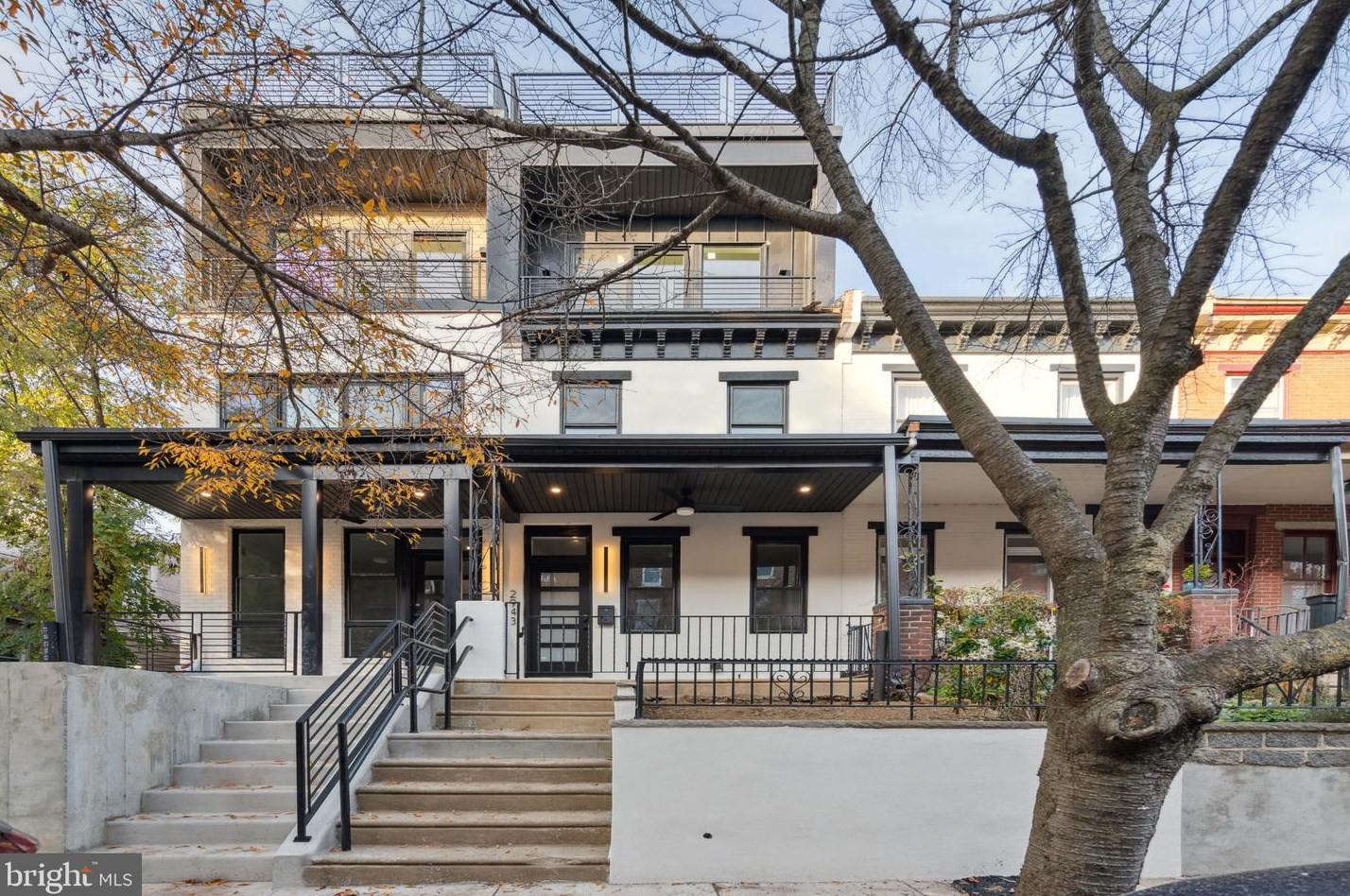 2943 Cambridge St, Philadelphia PA  19130-1115 exterior