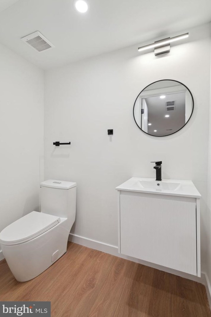 2943 Cambridge St, Philadelphia PA  19130-1115 exterior