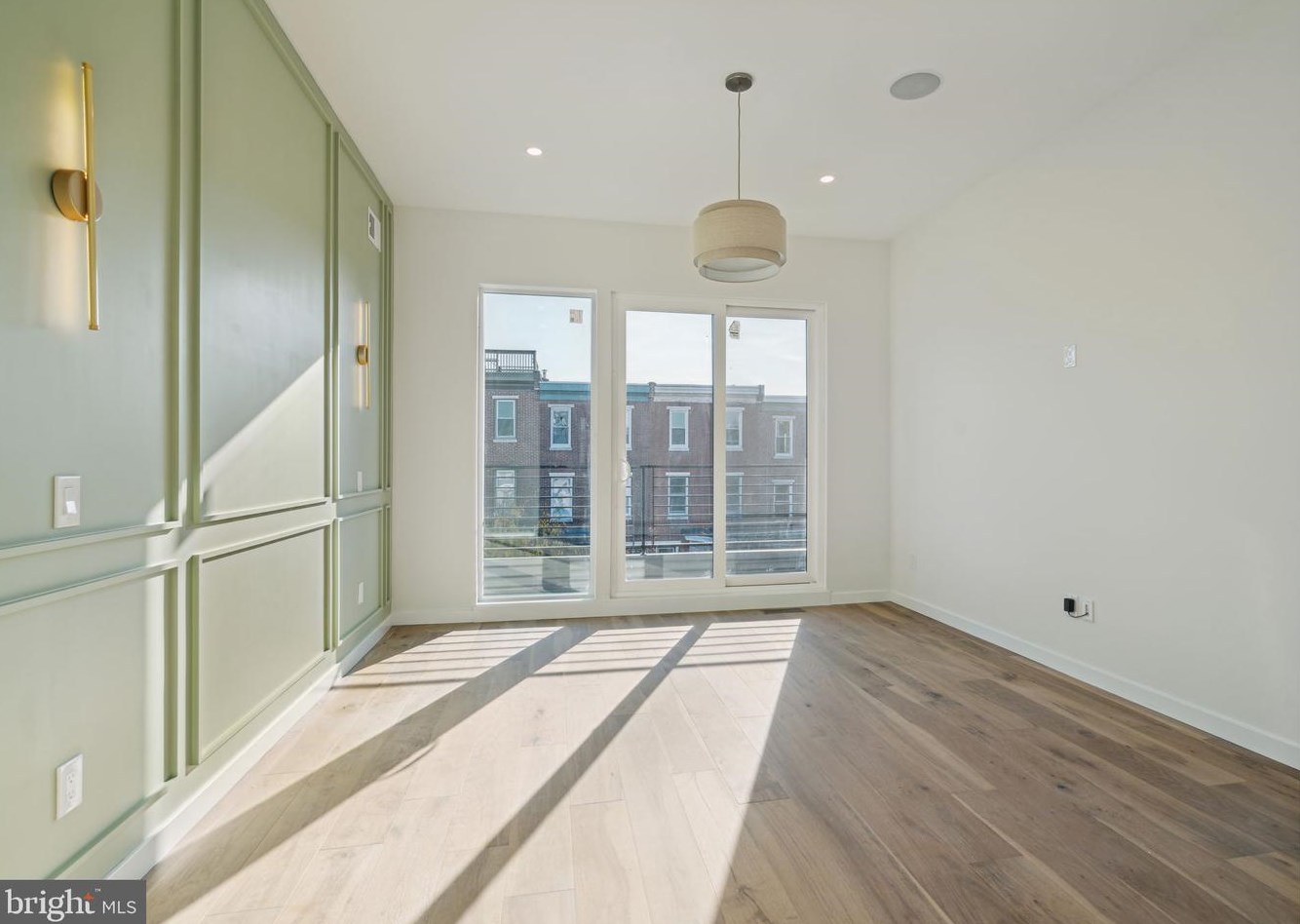 2943 Cambridge St, Philadelphia PA  19130-1115 exterior