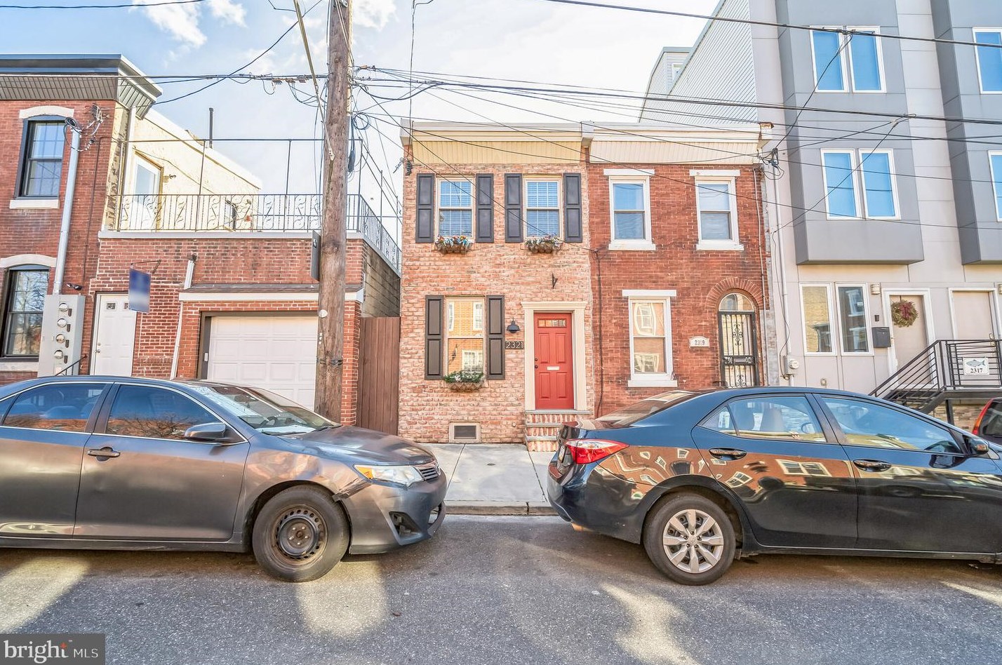 2321 Sepviva St, Philadelphia, PA 19125-2519