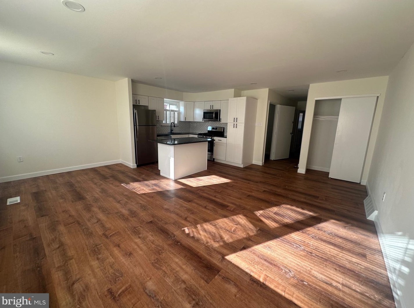 9928 Lackland Dr #1st Fl, Philadelphia, PA 19114