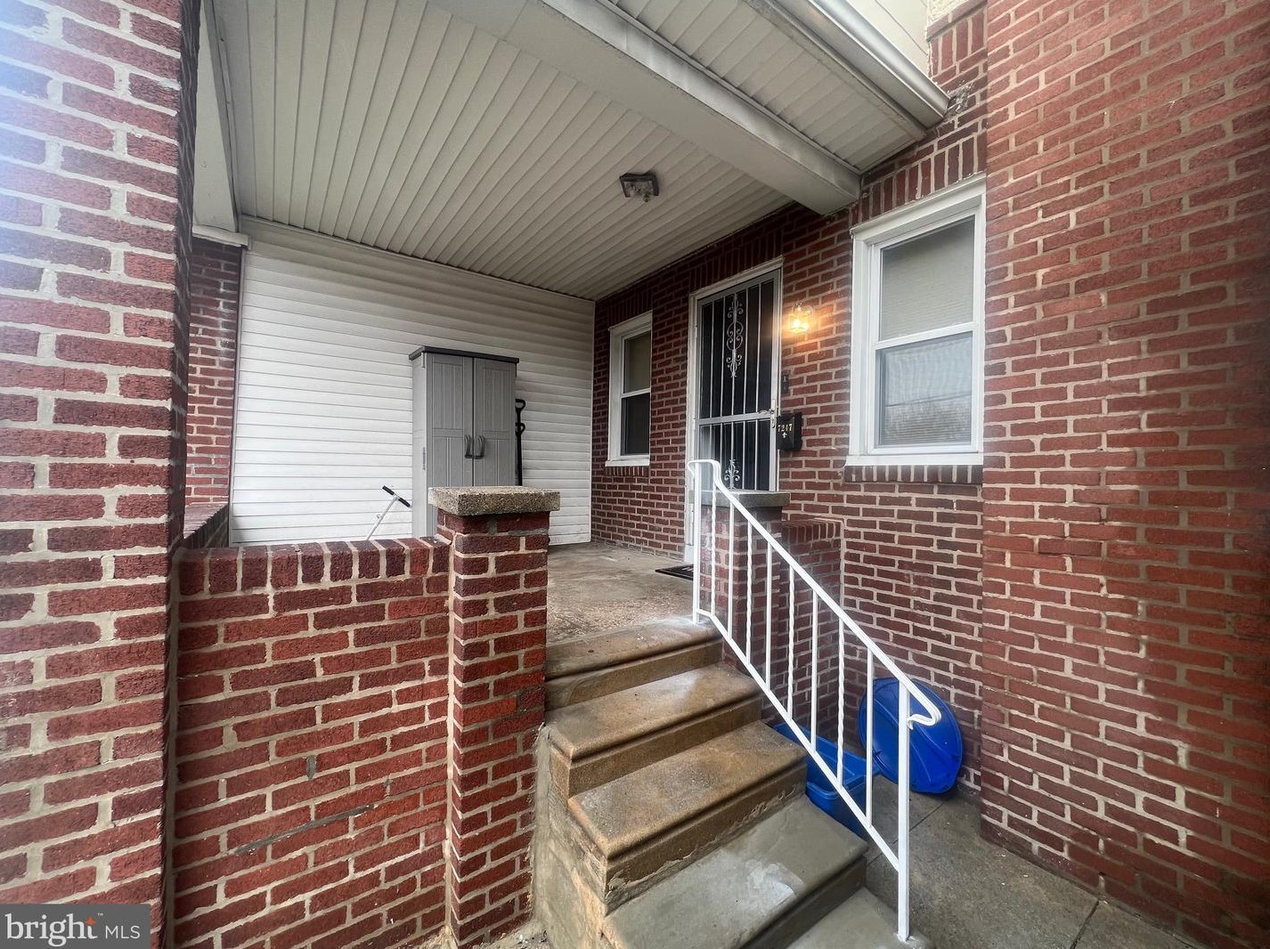 7247 Walnut Ln, Philadelphia, PA 19138-1310