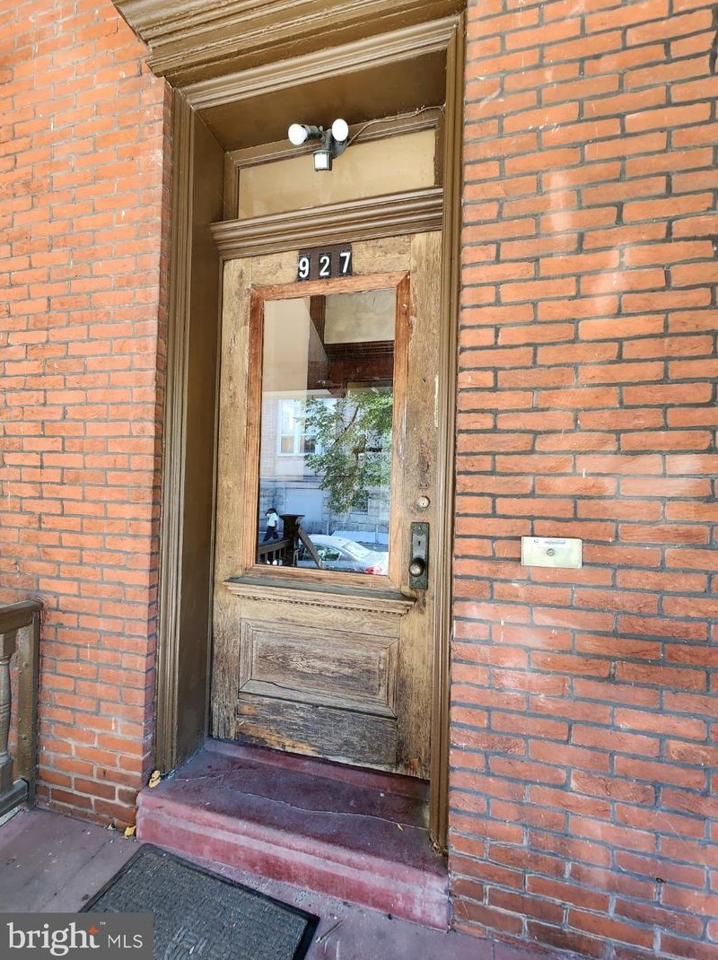 927 S Farragut St #3r, Philadelphia, PA 19143