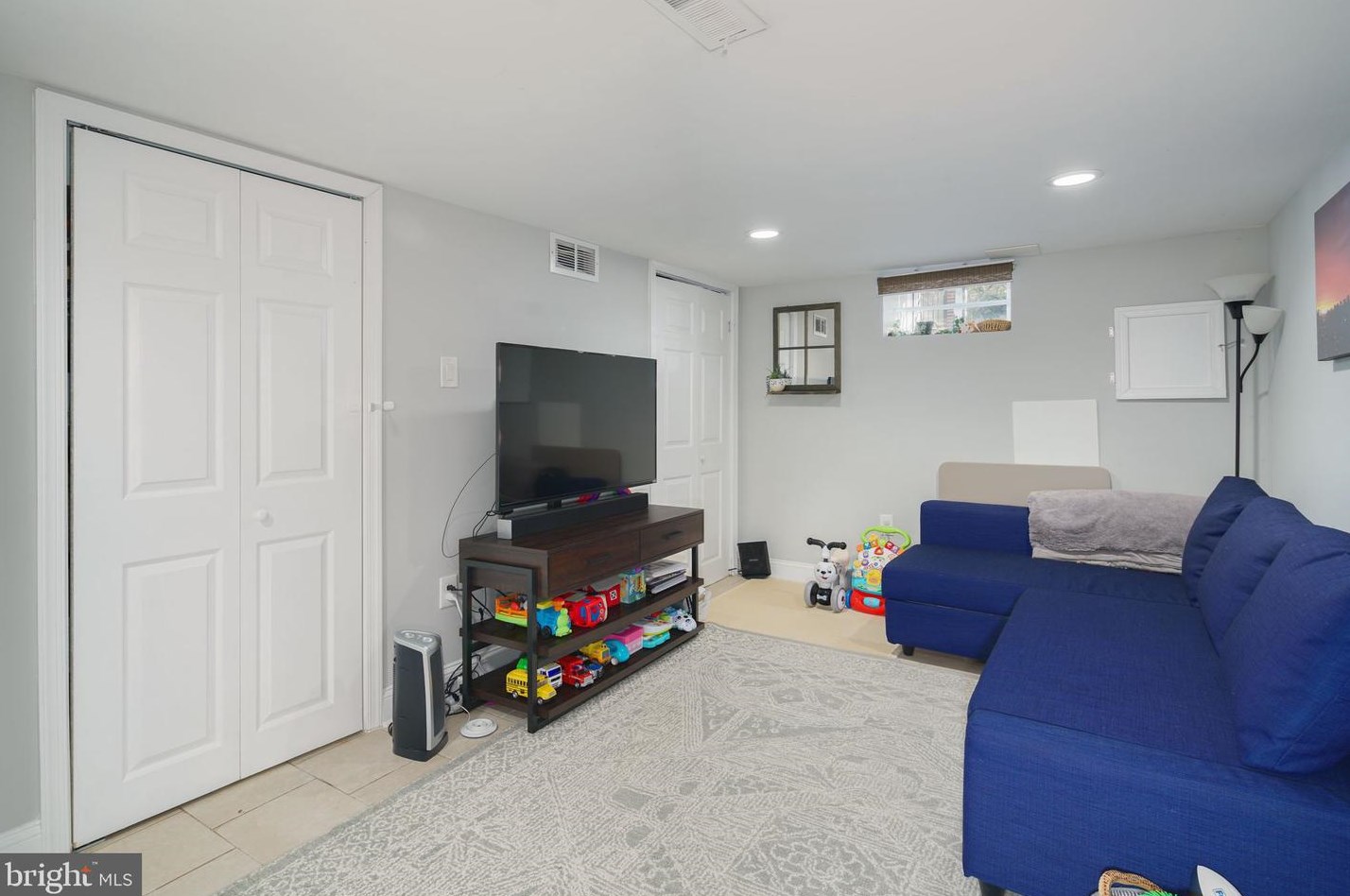 1436 Chadwick St, Philadelphia PA  19146-4729 exterior