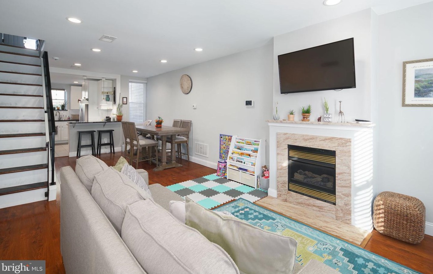 1436 Chadwick St, Philadelphia PA  19146-4729 exterior