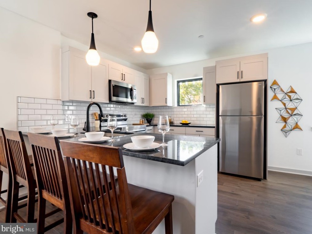6808 Ridge Ave #211, Philadelphia, PA 19128