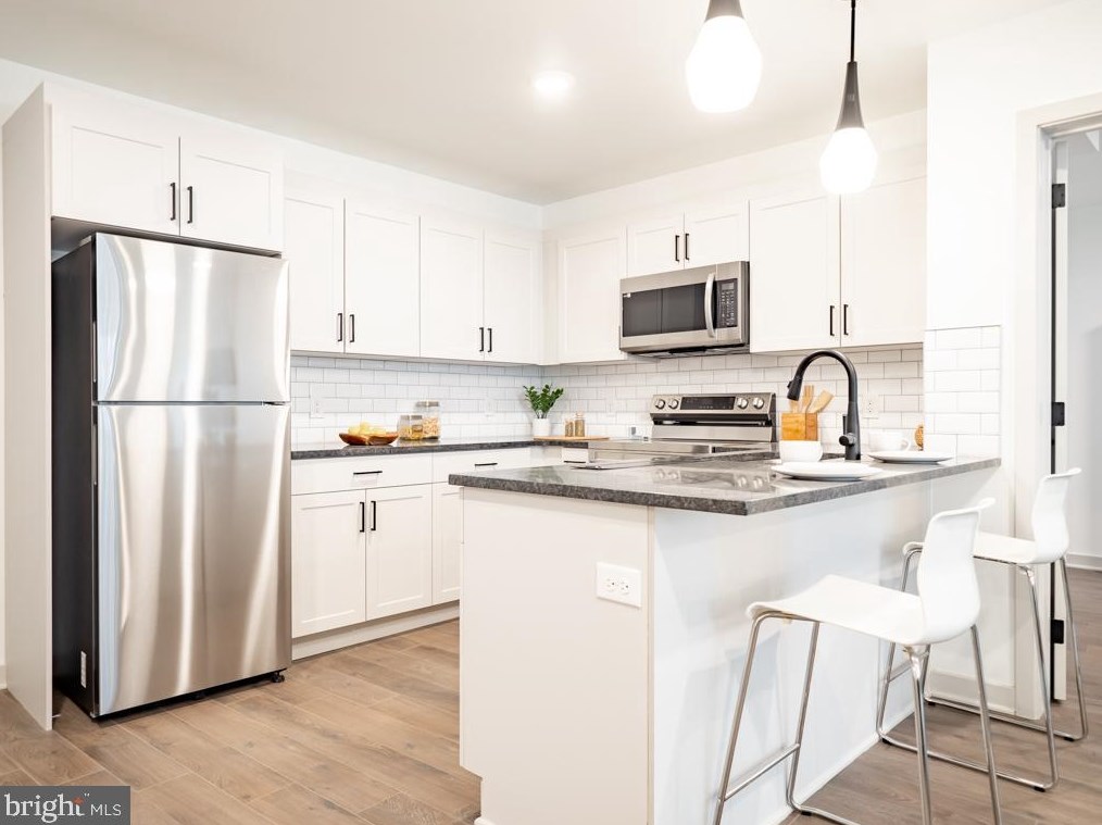 6808 Ridge Ave, Philadelphia, PA 19128-2445