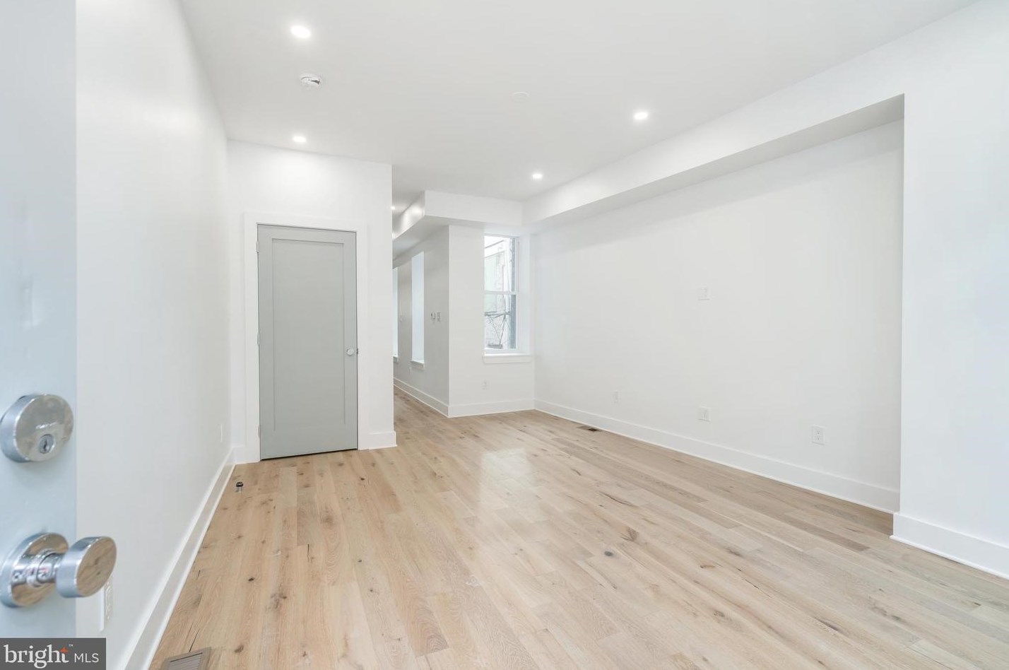 2616 Poplar St, Philadelphia PA  19130-1309 exterior