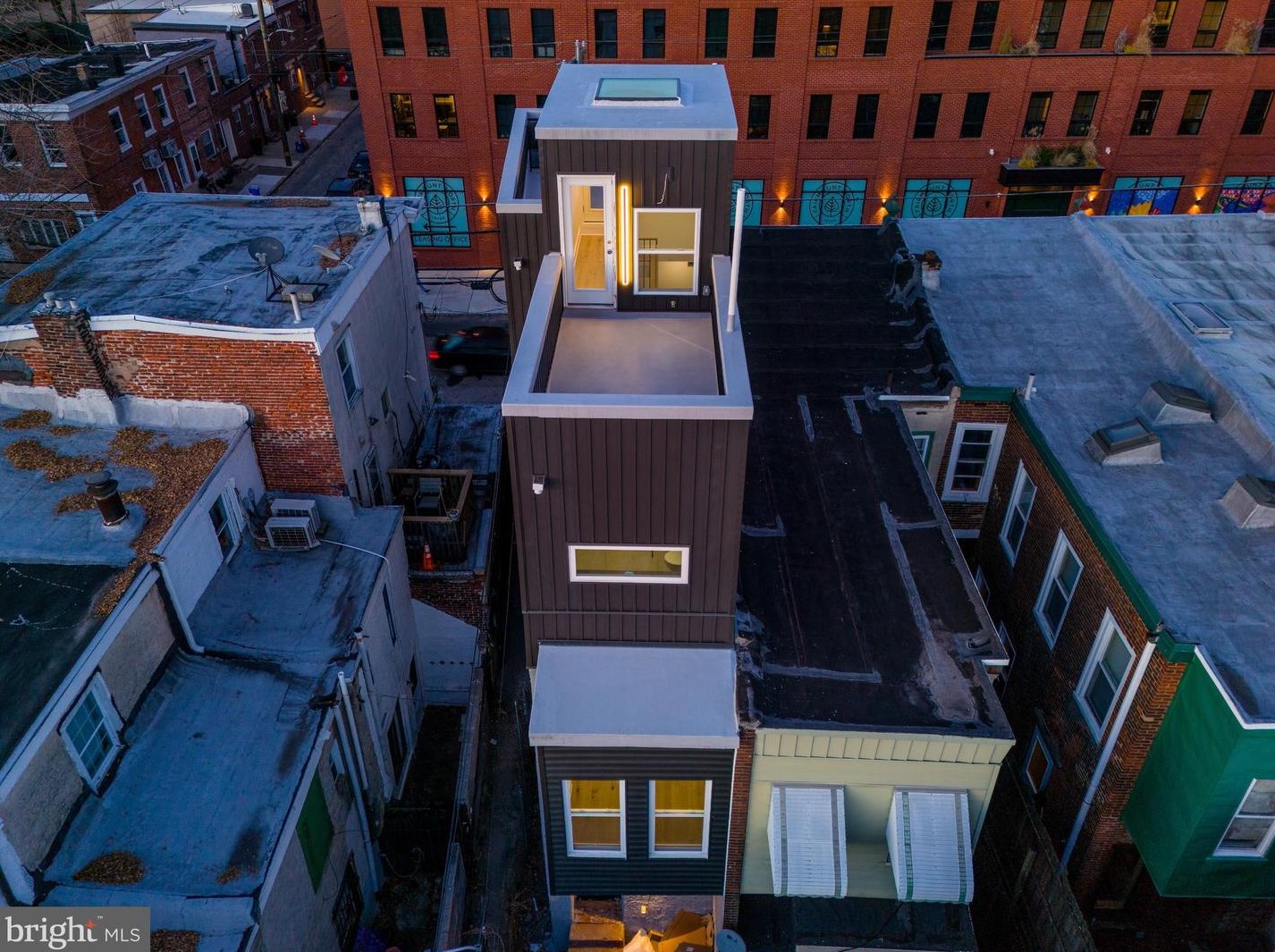 2616 Poplar St, Philadelphia PA  19130-1309 exterior