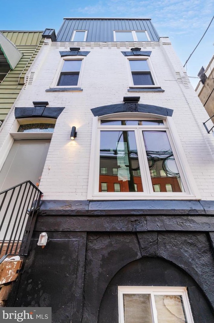 2616 Poplar St, Philadelphia PA  19130-1309 exterior