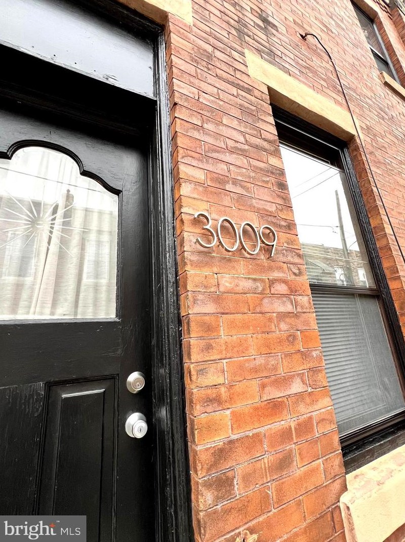 3009 Livingston St, Philadelphia, PA 19134