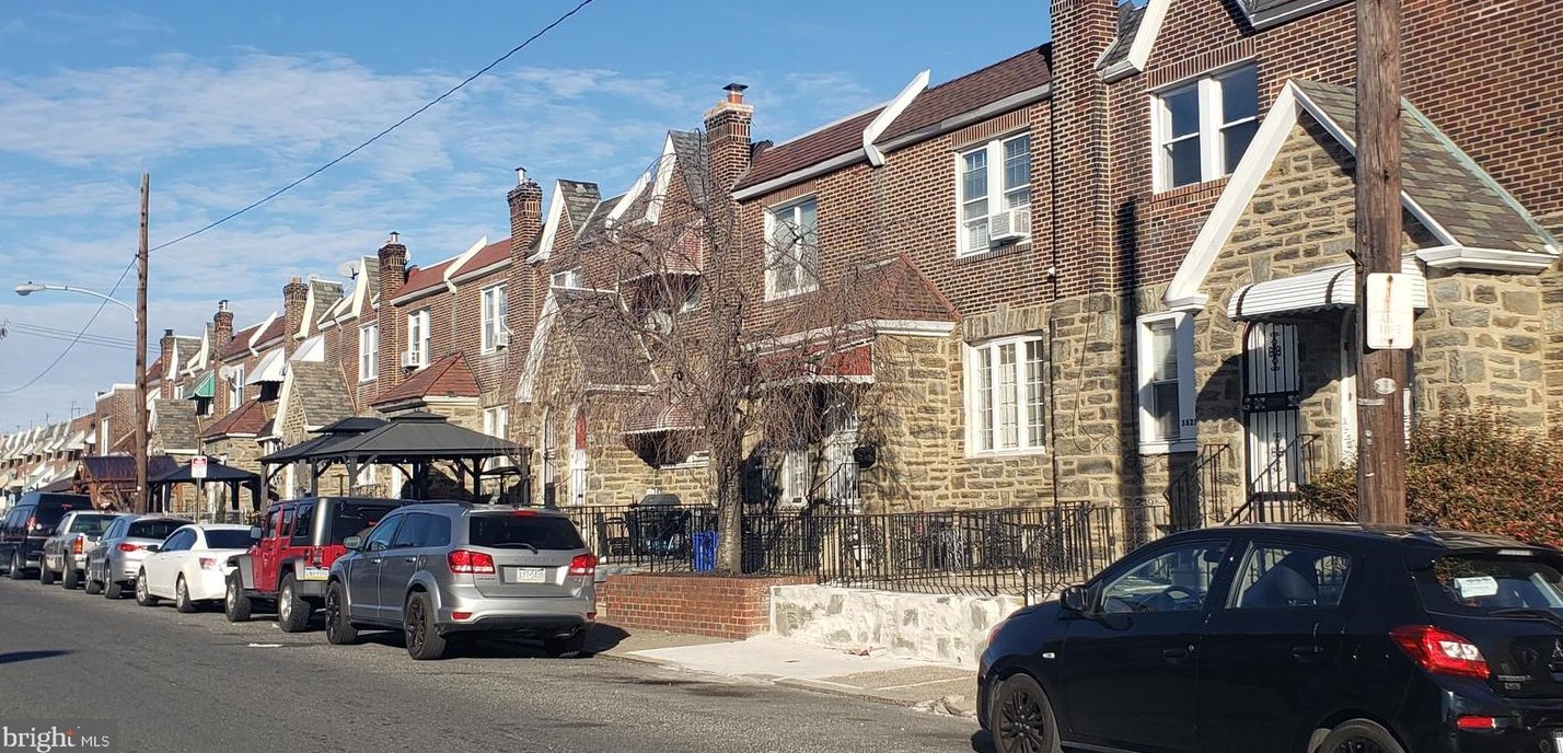 3825 J St, Philadelphia PA  19124-5405 exterior