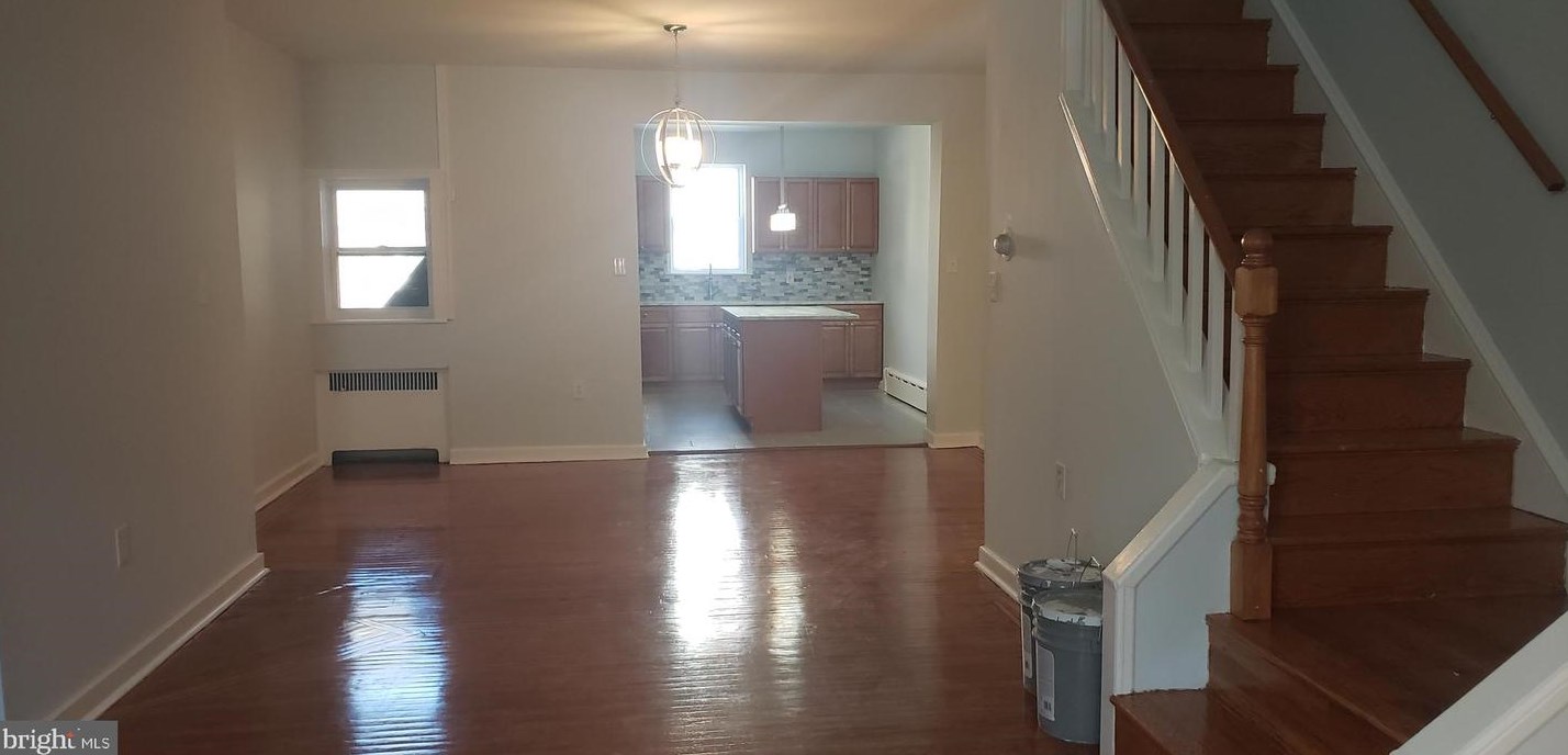 3825 J St, Philadelphia PA  19124-5405 exterior
