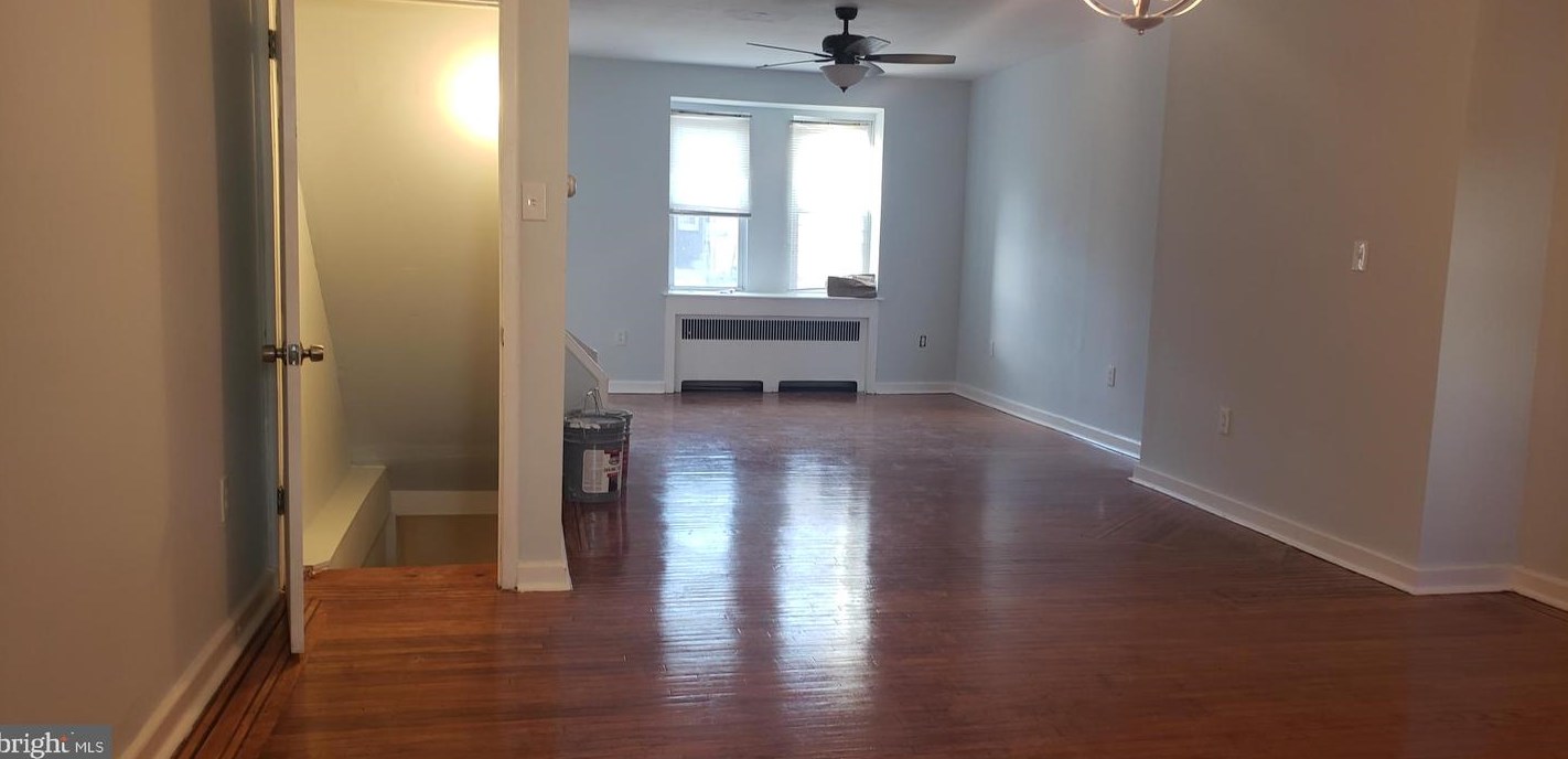 3825 J St, Philadelphia PA  19124-5405 exterior