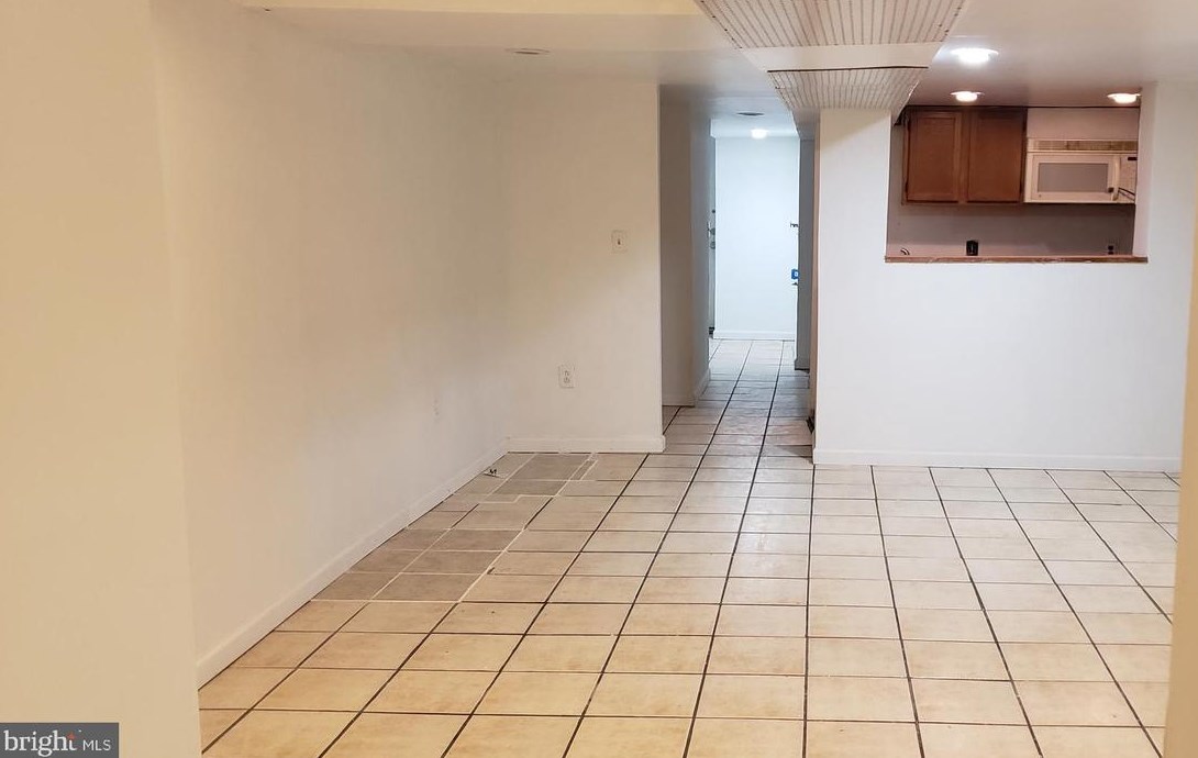 3825 J St, Philadelphia PA  19124-5405 exterior