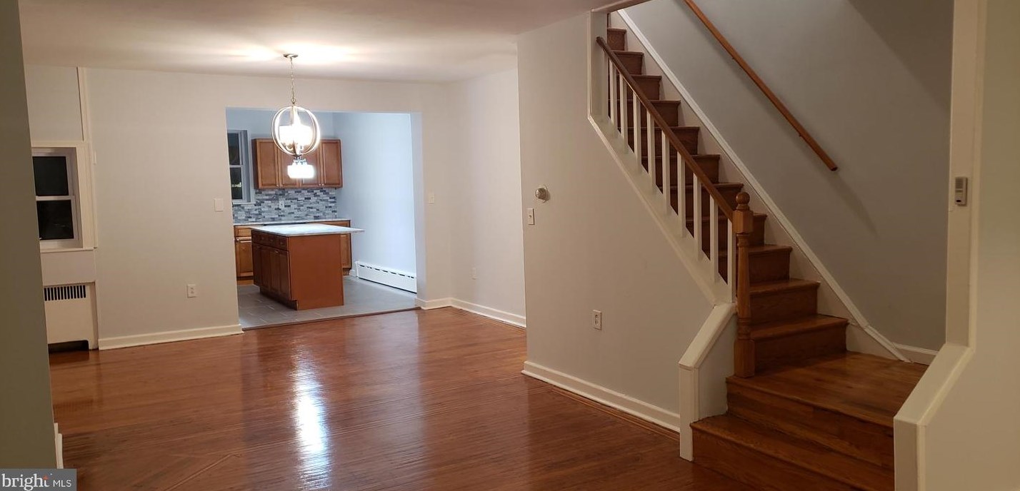 3825 J St, Philadelphia PA  19124-5405 exterior