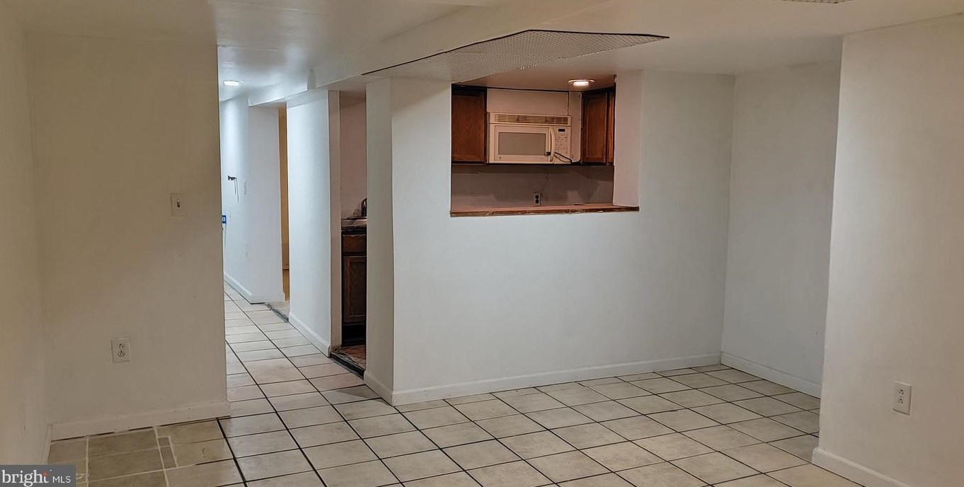 3825 J St, Philadelphia PA  19124-5405 exterior
