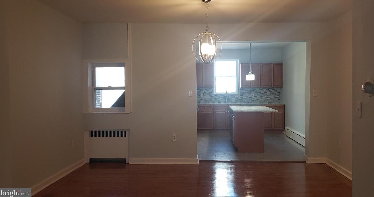 3825 J St, Philadelphia PA  19124-5405 exterior