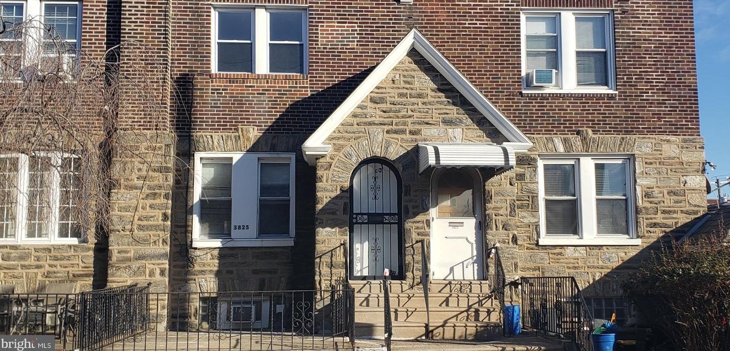 3825 J St, Philadelphia PA  19124-5405 exterior