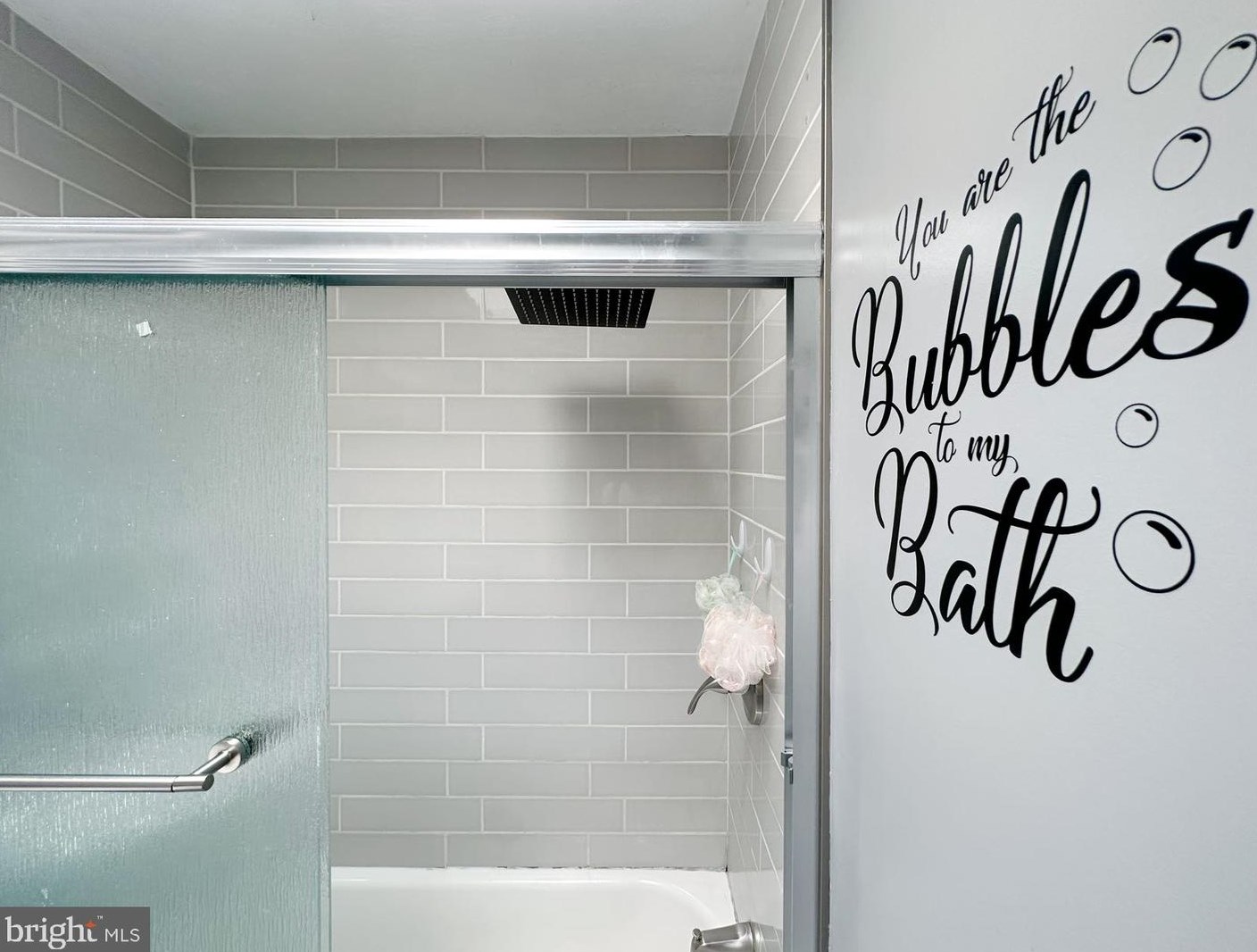 3341 Morning Glory Rd, Philadelphia PA  19154-1819 exterior