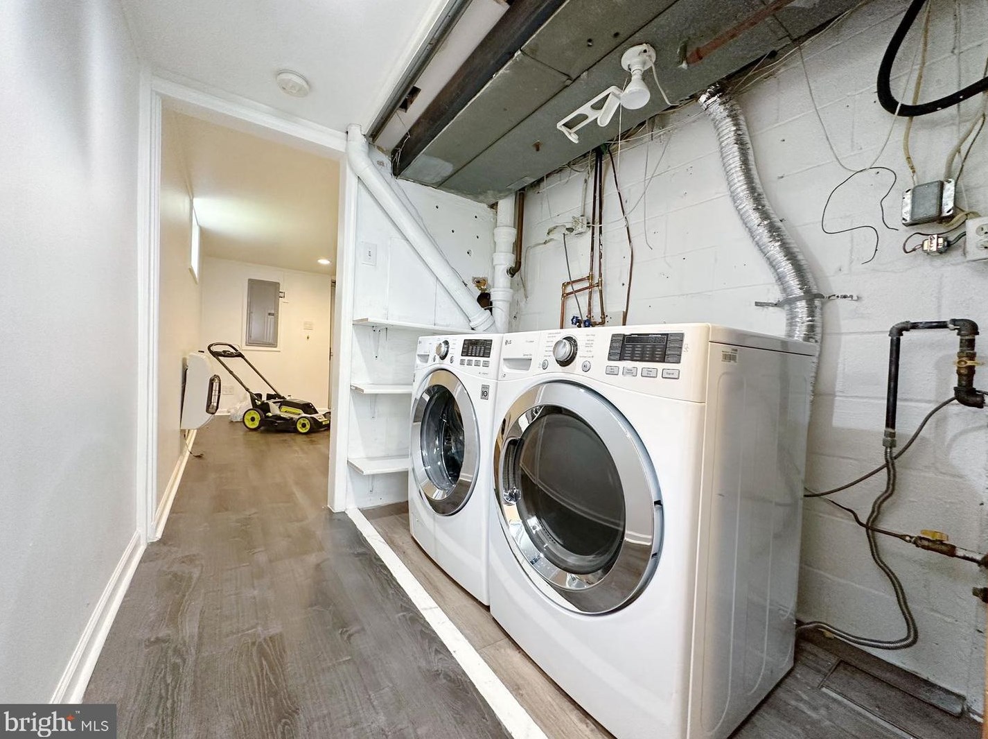 3341 Morning Glory Rd, Philadelphia PA  19154-1819 exterior