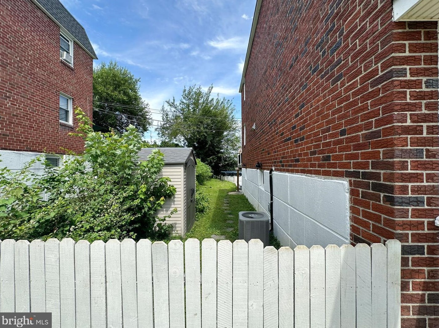 3341 Morning Glory Rd, Philadelphia PA  19154-1819 exterior