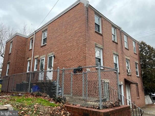 6040 Edmund St #2nd Fl, Philadelphia, PA 19135