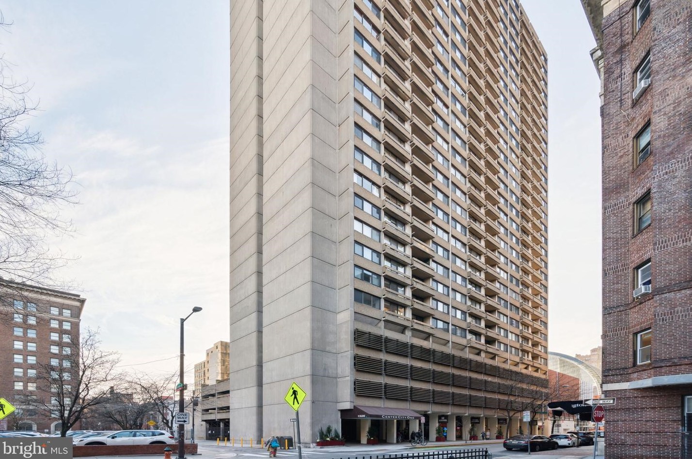 1326 Spruce St, Philadelphia PA  19107-5826 exterior