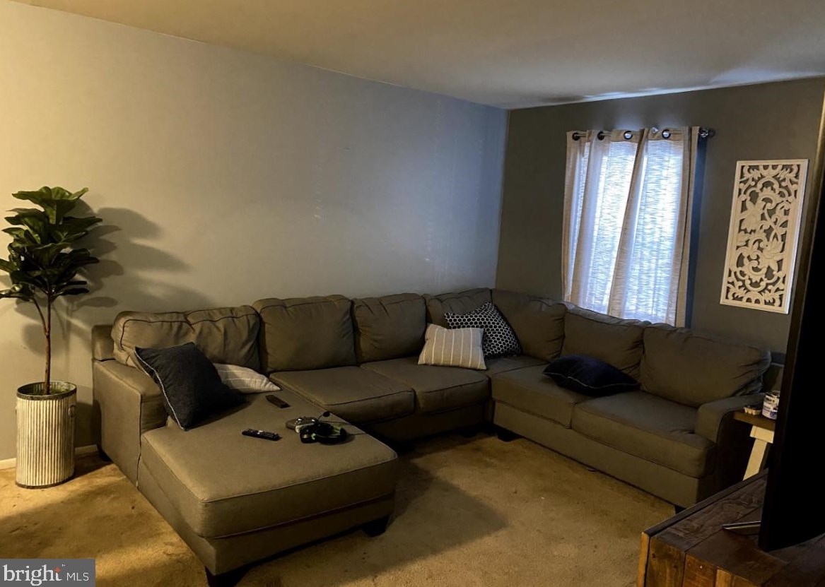 12089 Abby Rd, Philadelphia, PA 19154-2619