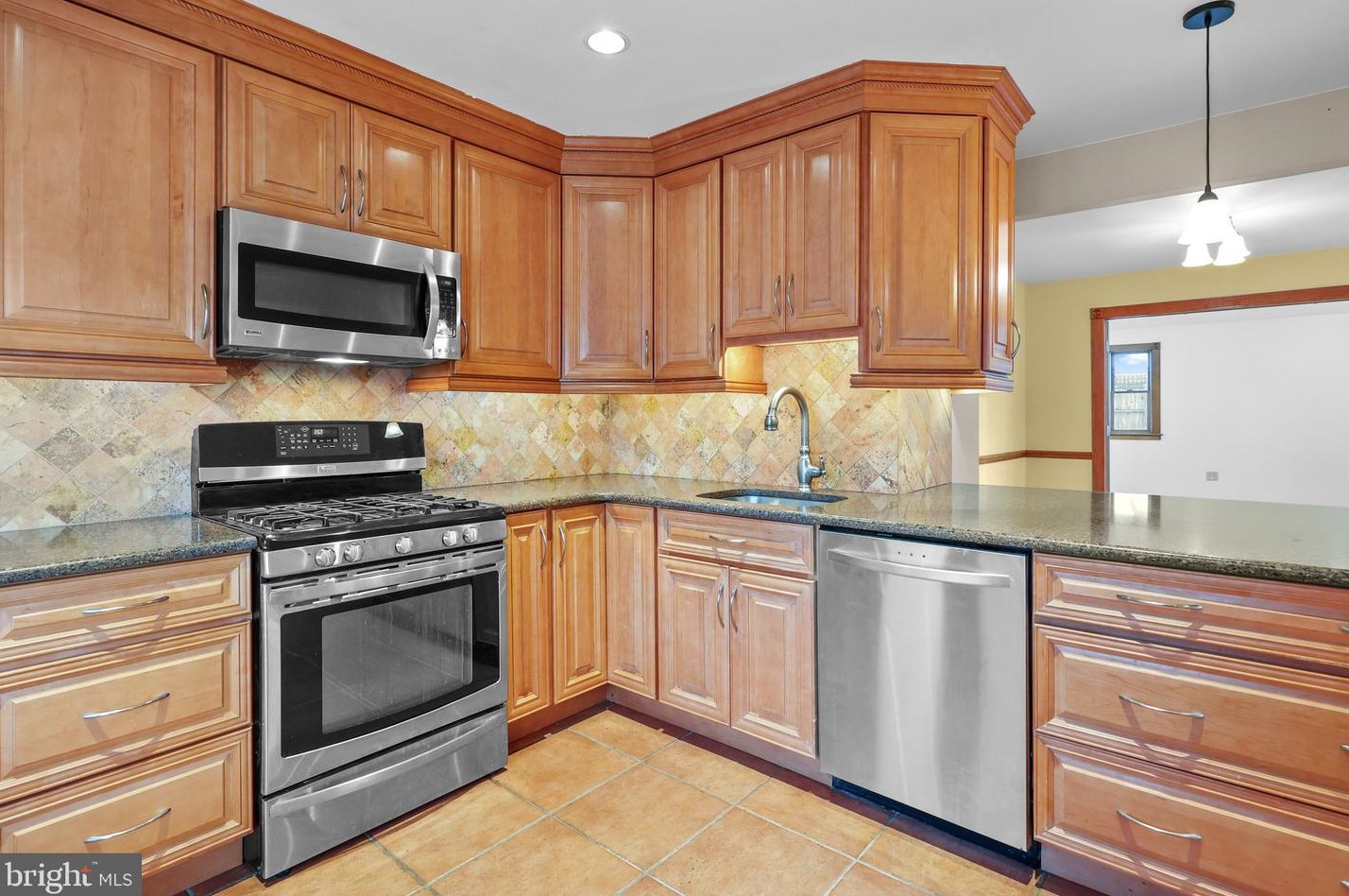 2843 Nestling Rd, Philadelphia, PA 19154-1609