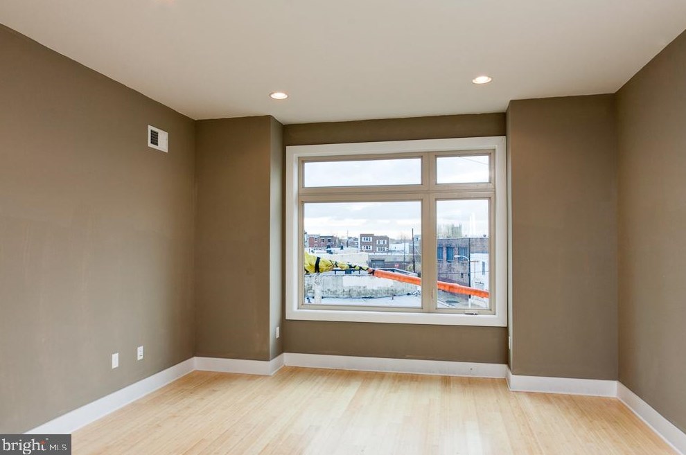 2030 Trenton Ave, Philadelphia PA  19125-1941 exterior