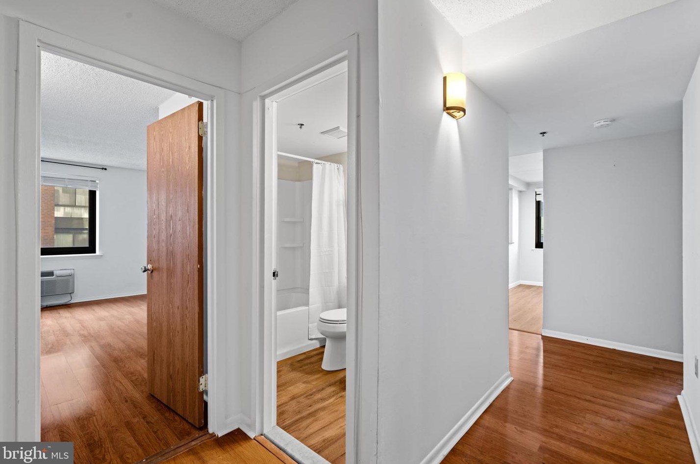 2201 Cherry St #202, Philadelphia, PA 19103