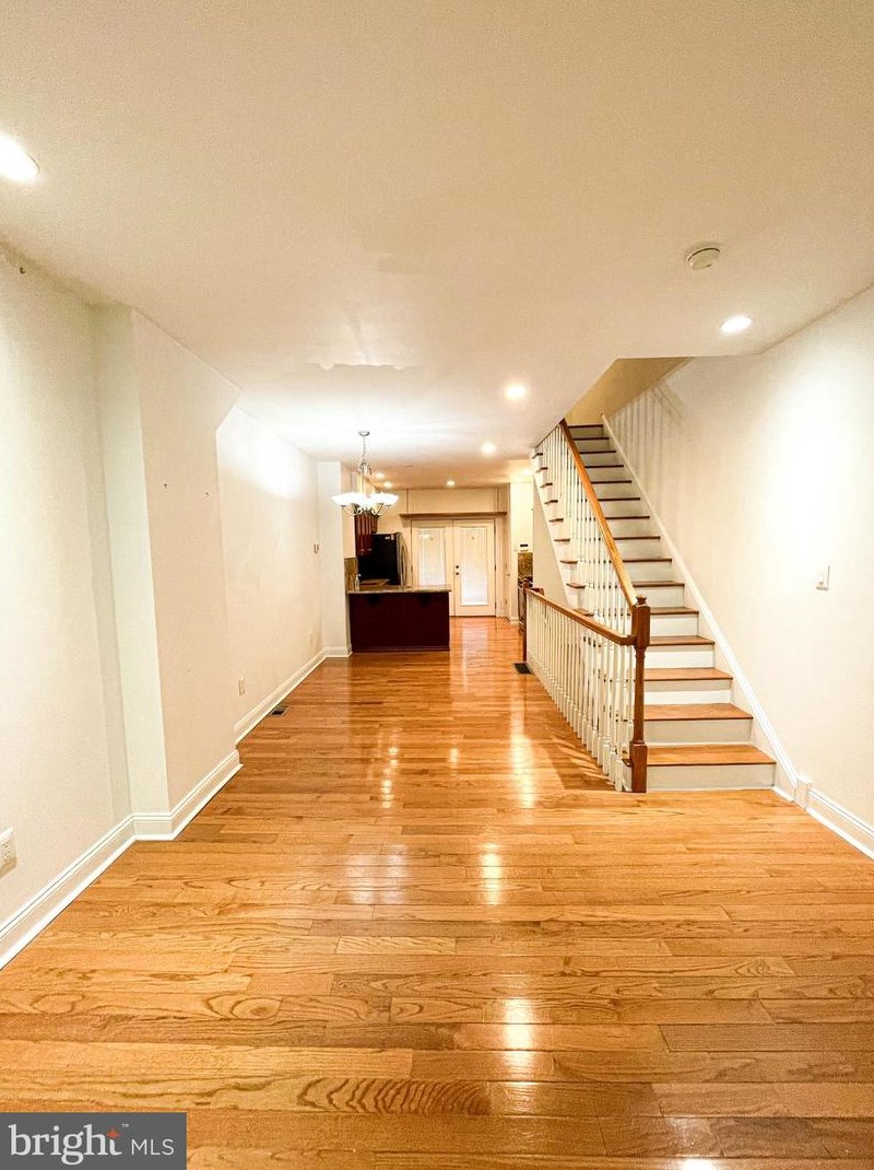 211 S Quince St, Philadelphia, PA 19107