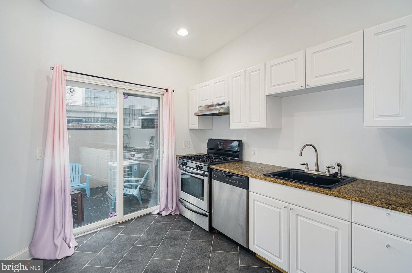 120 Wildey St, Philadelphia PA  19123-1614 exterior