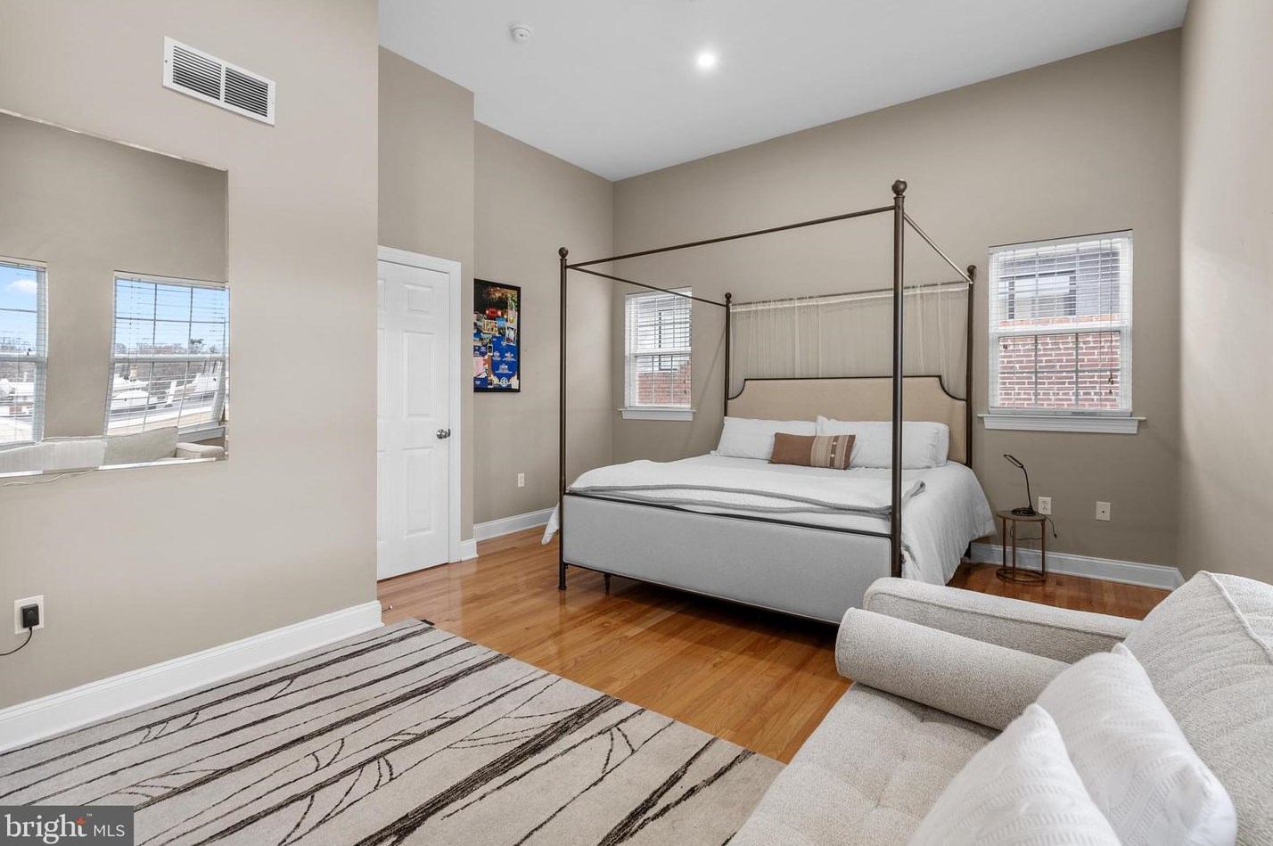 3866 Manor St, Philadelphia PA  19128-5206 exterior