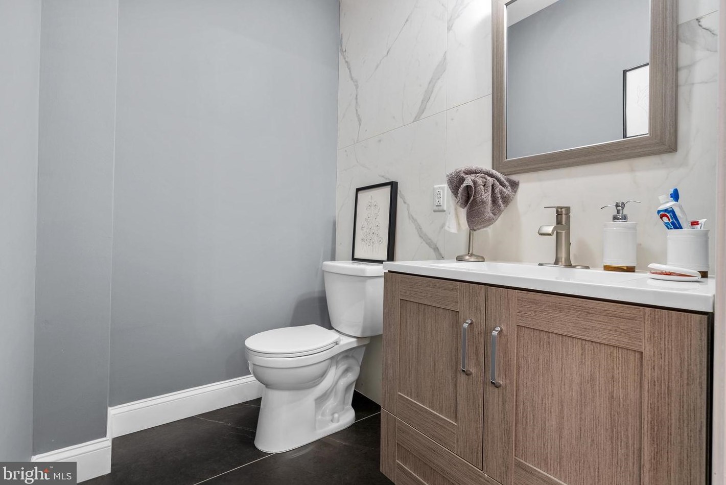 3866 Manor St, Philadelphia PA  19128-5206 exterior