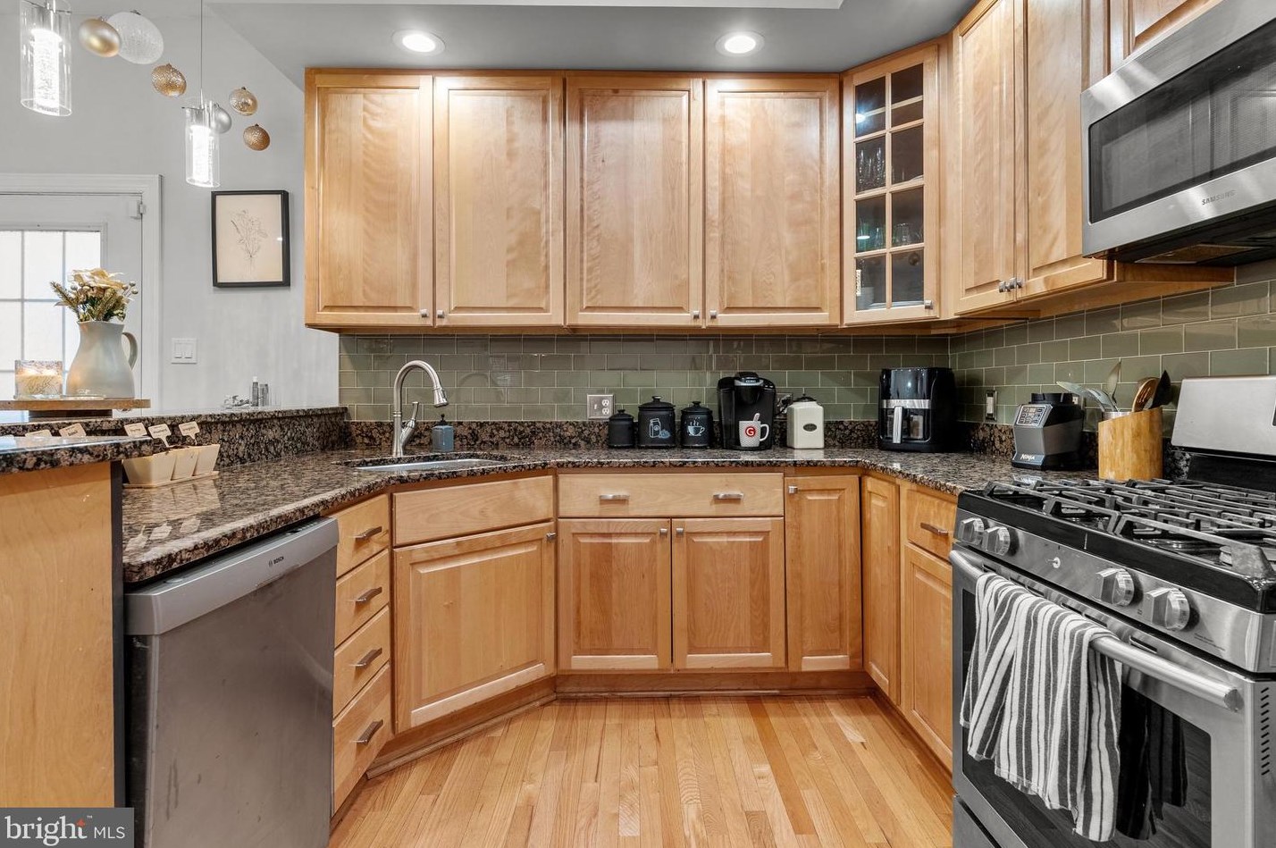 3866 Manor St, Philadelphia PA  19128-5206 exterior